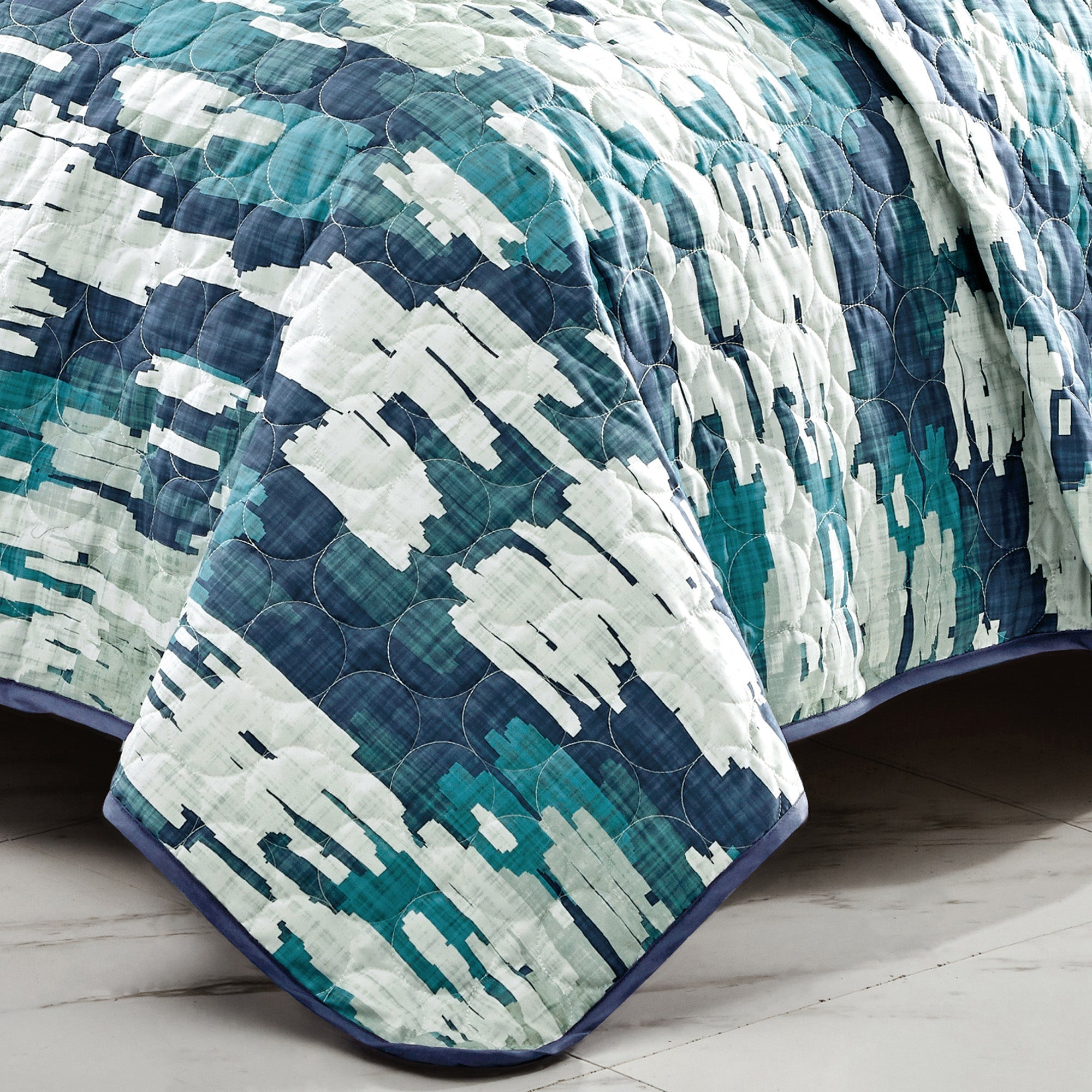 Reversible 3-Piece Abstract Watercolor Bedspread Set - Quilted Coverlet with Pillow Shams