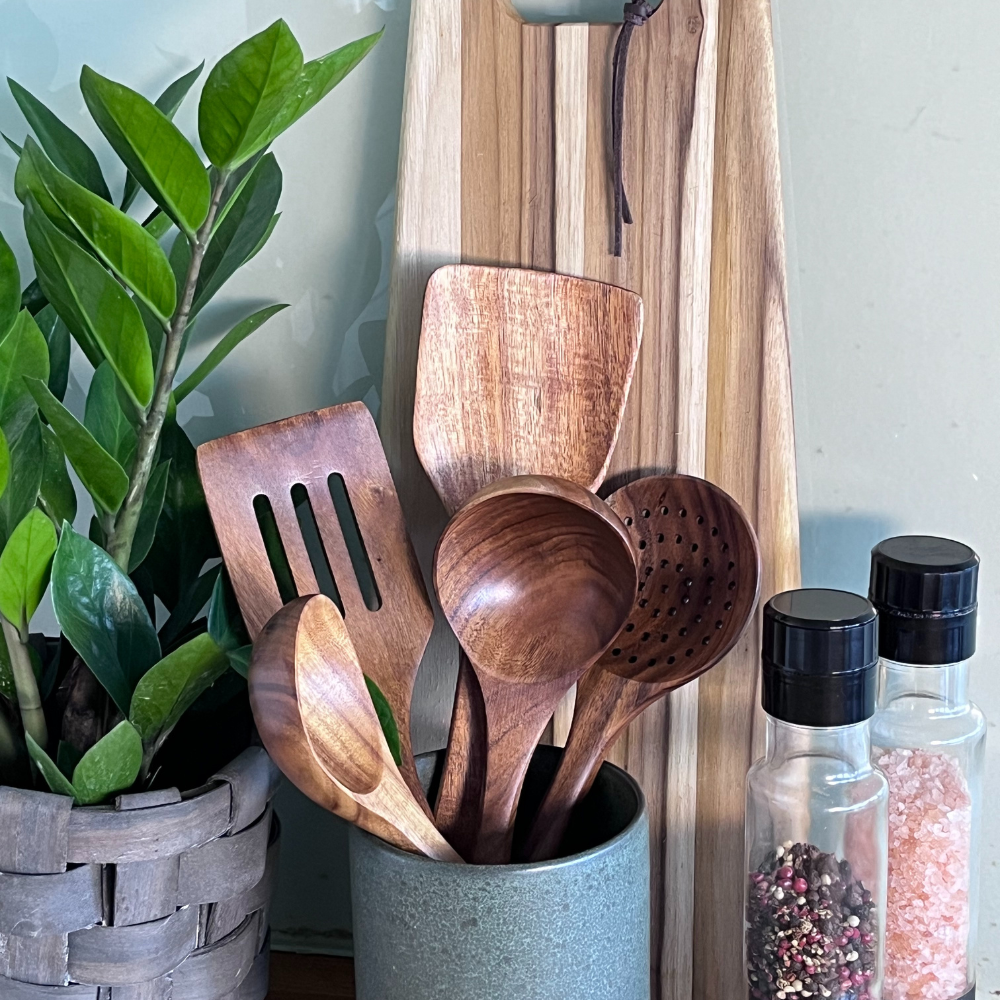 5-Piece Walnut Kitchen Utensil Set – Rustic Style