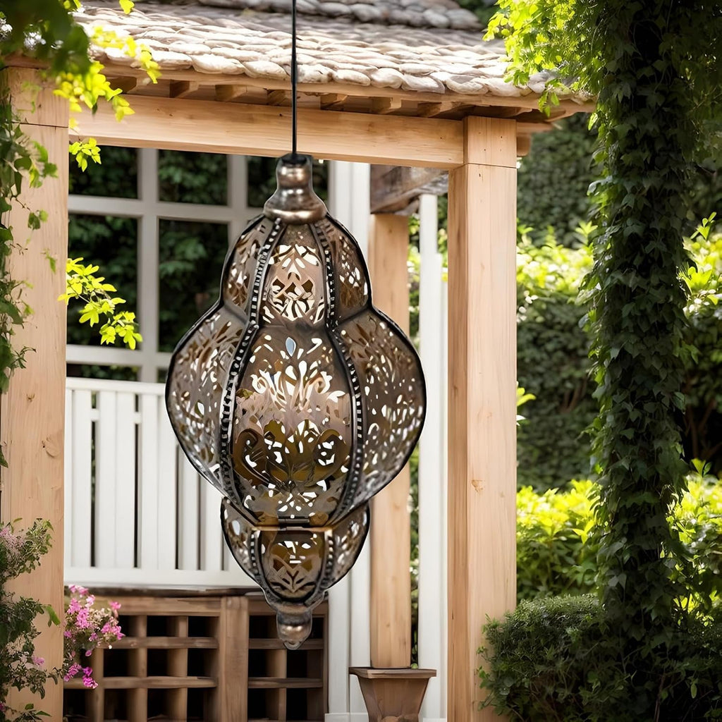 Baroque Style Solar Garden Lantern – Vintage Outdoor Light for Patio, Yard and Pathway Decor