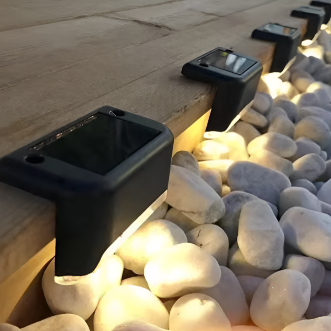 Solar Outdoor Lights for Railings & Fences