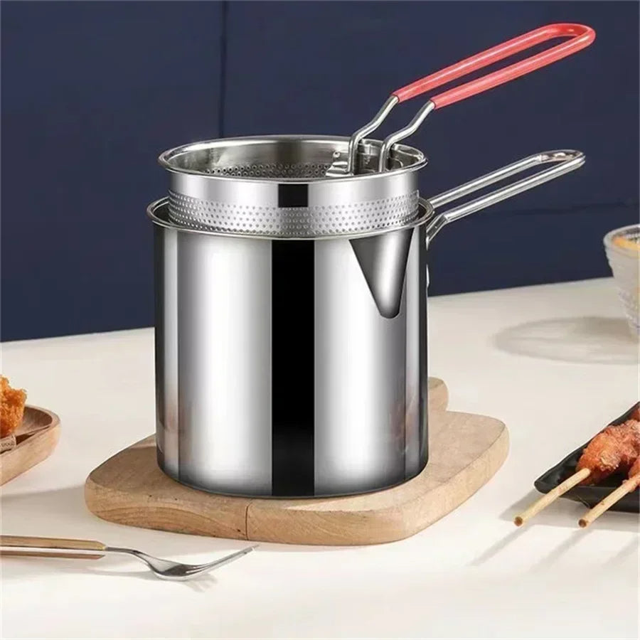 Fryer Pot with Strainer