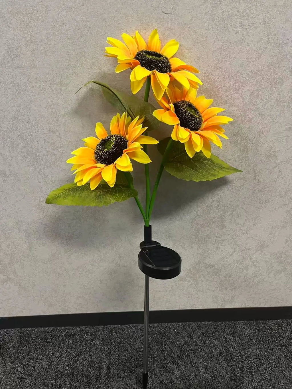 Solar Powered LED Sunflower Garden Lights Realistic Nighttime Glow for Yard Lawn Patio Porch Waterproof IP65 Energy Efficient Outdoor Lighting Durable Plastic Flowers All Weather Protection