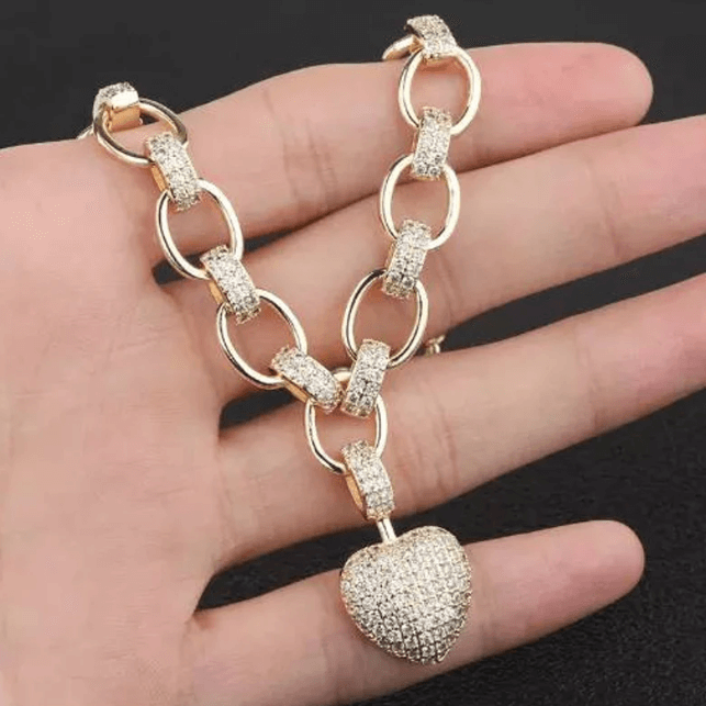 Elegant Heart-Shaped Zirconia Necklace - Stylish