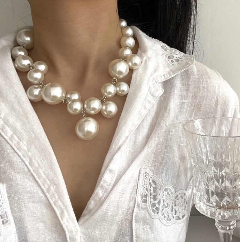 Chic Pearl Strand Necklace Timeless Elegance