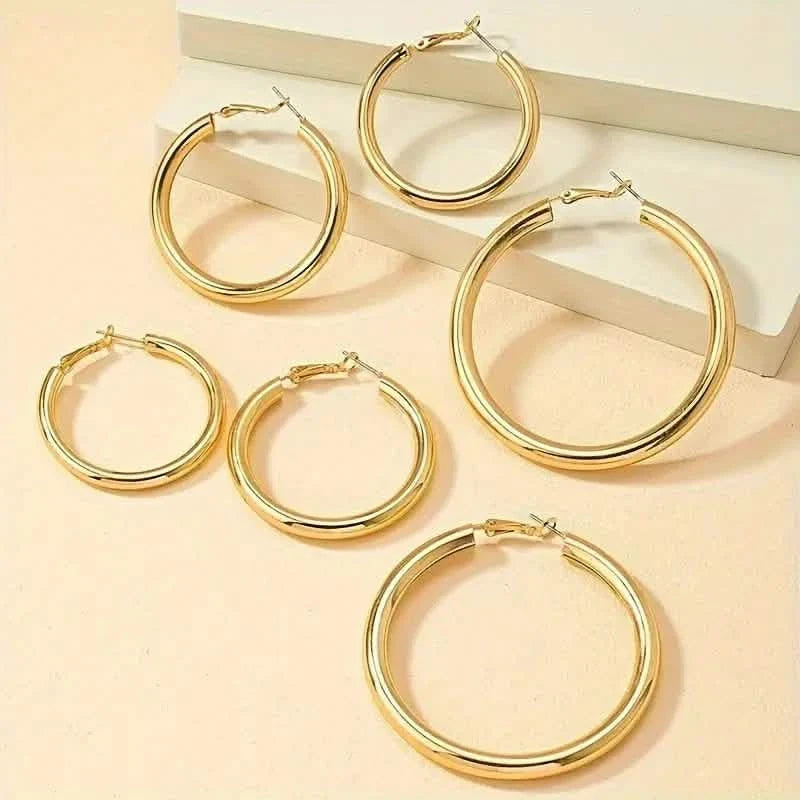 Elegant, Trendy and Shiny Gold Hoop Earrings