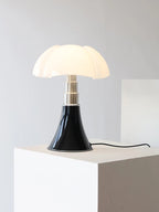 Flower Table Lamp – Elegant