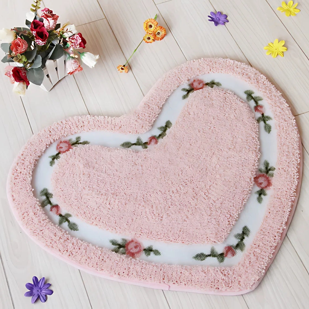 Heart-Shaped Floral Accent Rug