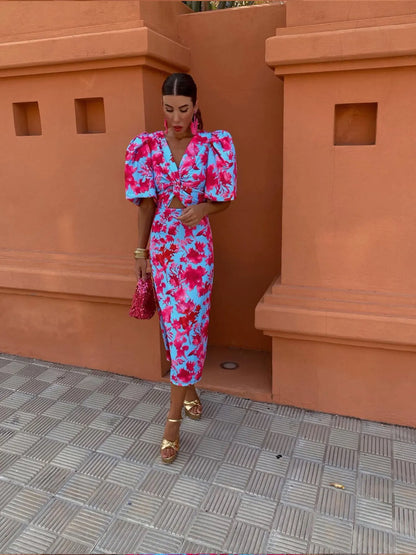 Ivy - Fitted V-neck Dress with Geometric Print