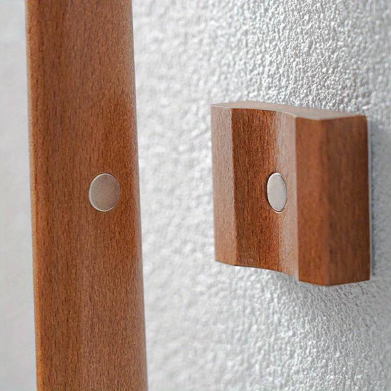 Magnetic Long Handle Shoe Horn in Wood (Support included)