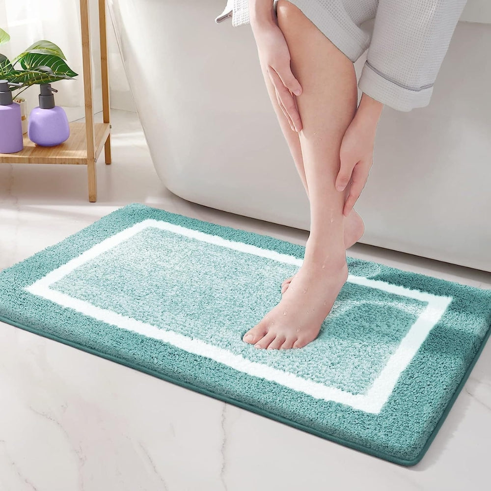 Contoured Edge Bath Mat with Non-Slip Base