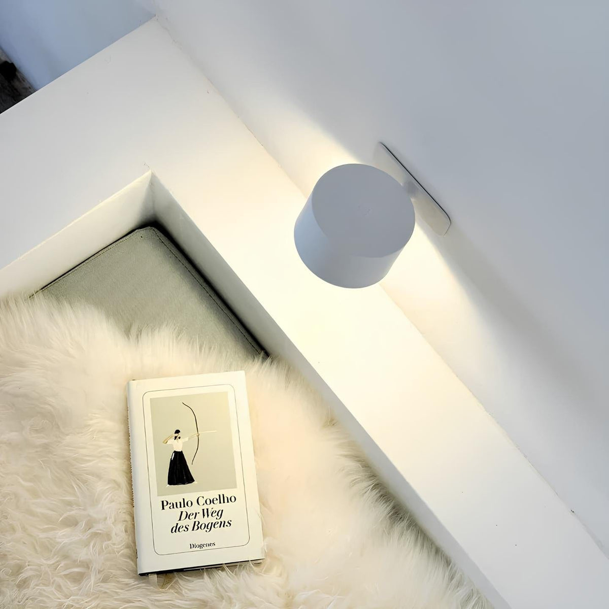 Niki | Battery-Powered Wall Lamp | Rechargeable, 360° Adjustable and Wireless for Bedrooms, Hallways, and Reading Nooks