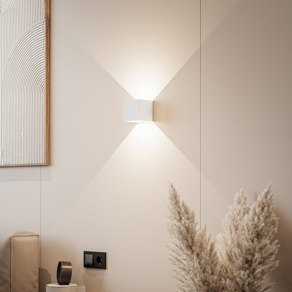 Niki | Garduru LED Wall Lamp | Modern, Versatile and Energy Efficient