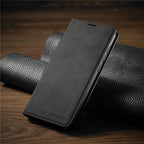 Niki | iPhone Case: Magnetic Leather Bag for Stylish Protection