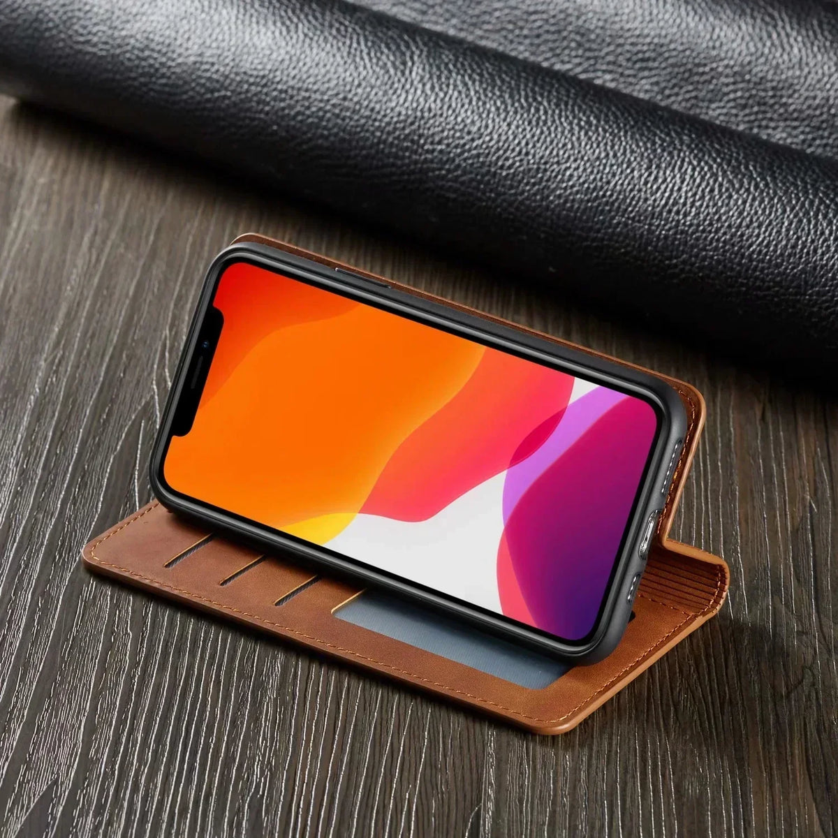 Niki | iPhone Case: Magnetic Leather Bag for Stylish Protection