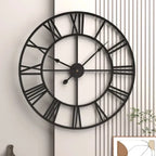 Niki | Majestic Clock in Metal