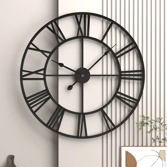 Niki | Majestic Clock in Metal