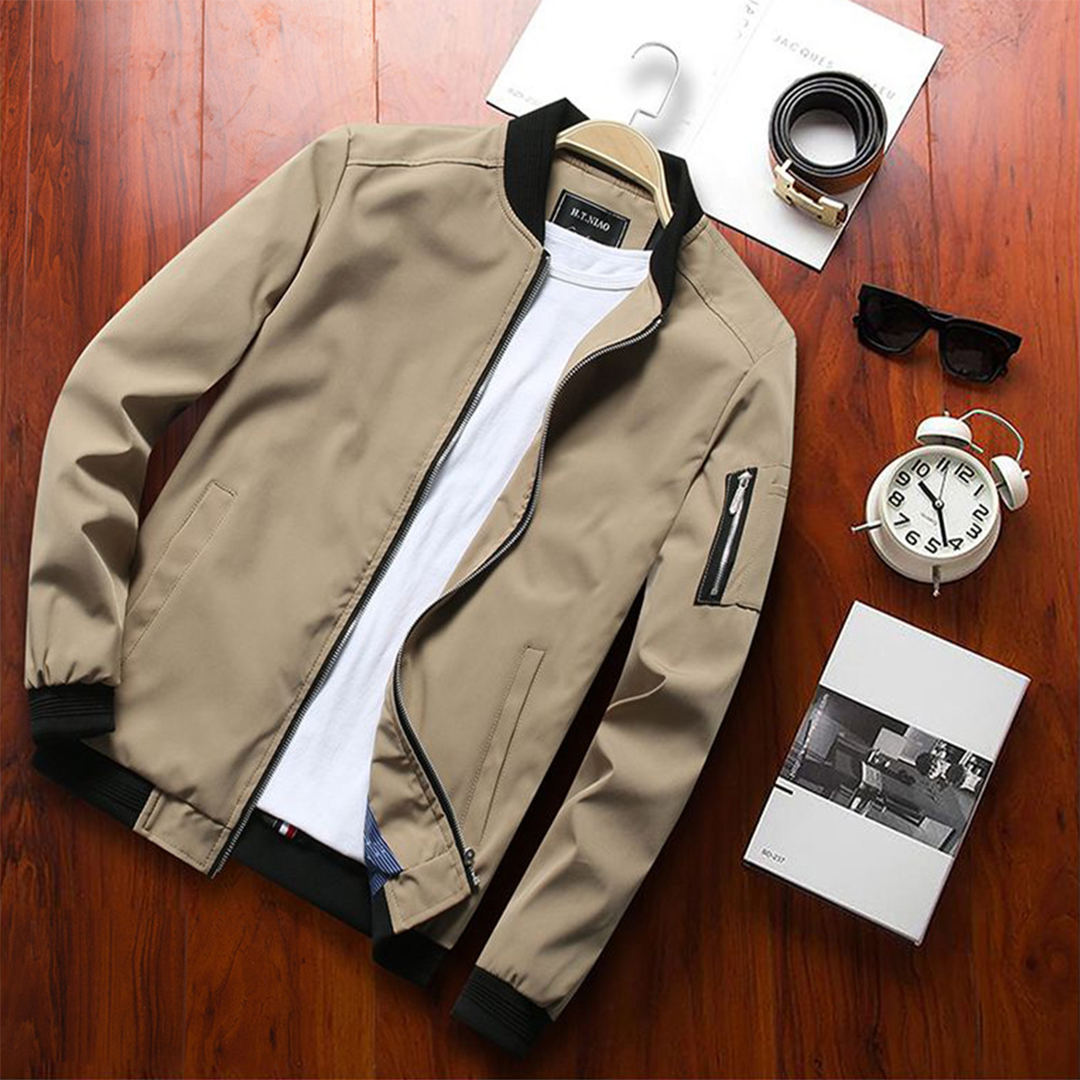 Fashionable Bomber Jacket with Zippered Pocket