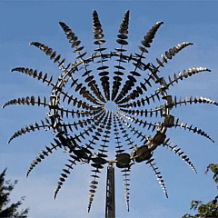 Niki Metal Garden Spinner Decor