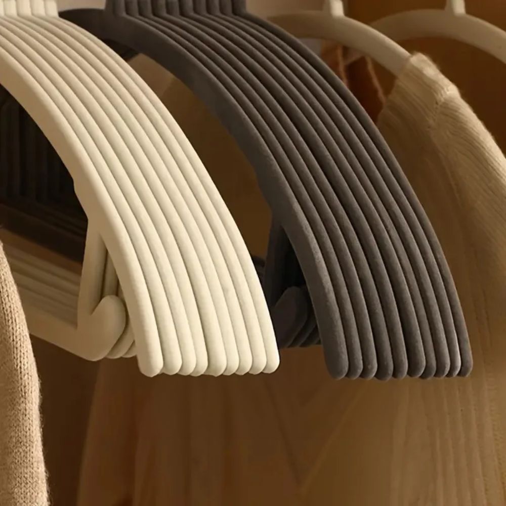 Curved Slimline Hangers | Set of 10