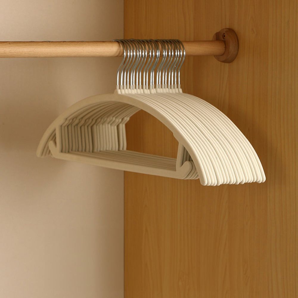 Curved Slimline Hangers | Set of 10