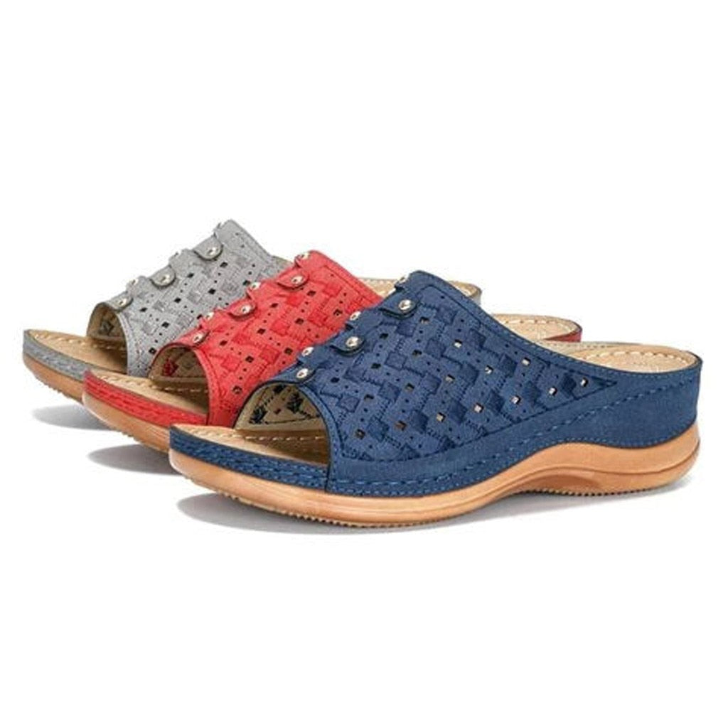Comfort Slides: Your Summer Footwear Essential