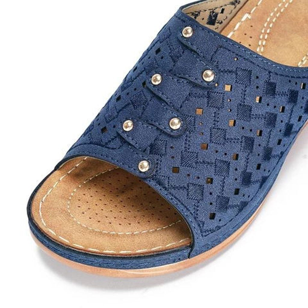 Comfort Slides: Your Summer Footwear Essential