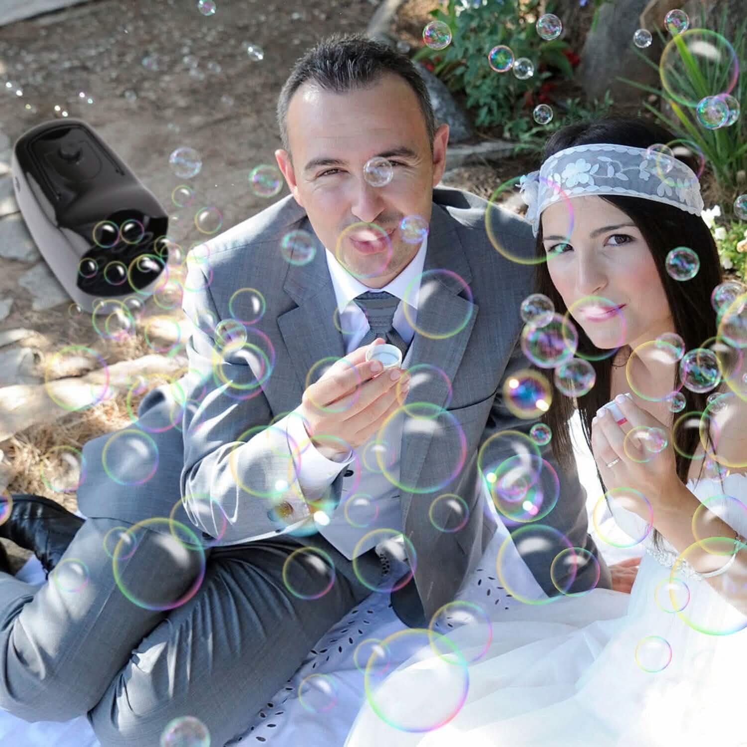 Portable Bubble Blowing Machine  with 2 Speeds Handle 3000-4000 Bubbles Per Minute Plug-In Battery Powered