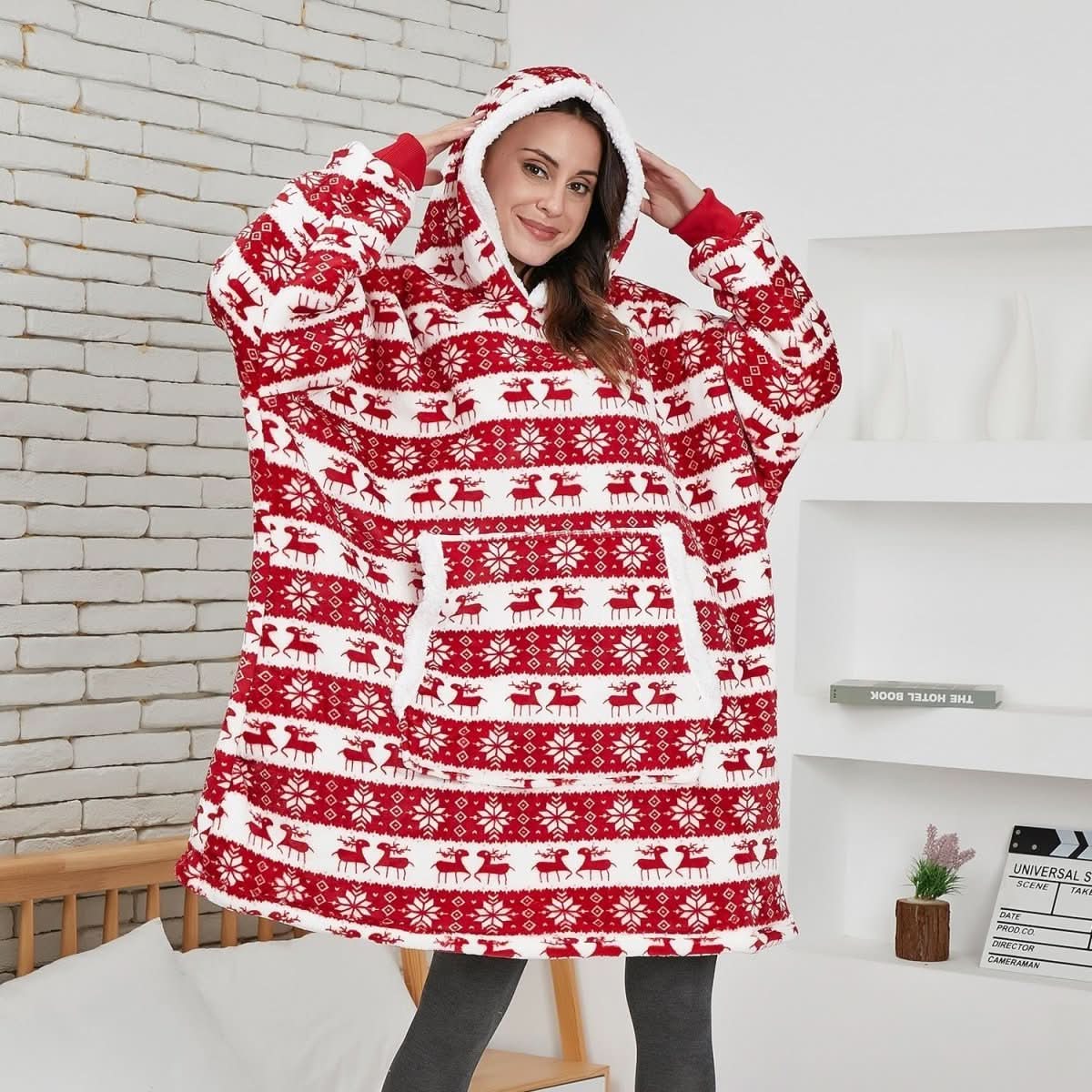 SNUGGOVA – Fleece Hooded Blanket for Ultimate Comfort
