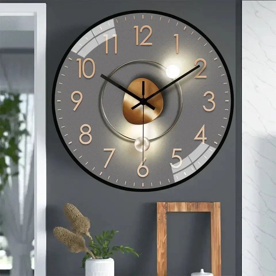 TICKLESS – Quiet wall clock with modern face and refined look