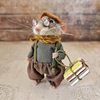 WhiskerWool™ – Handcrafted, Needle-Felted Mouse