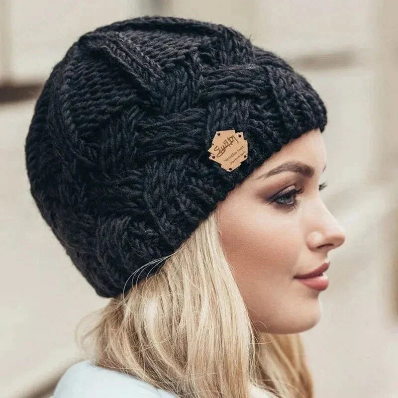 Niki | Women's Cozy Cable Knit Beanie