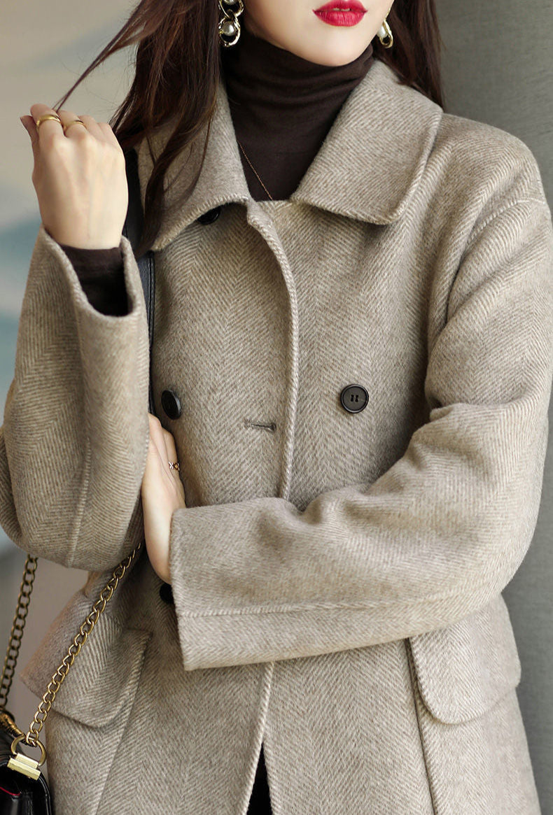 Women's Winter Jacket: Warm & Elegant with Sophisticated Design