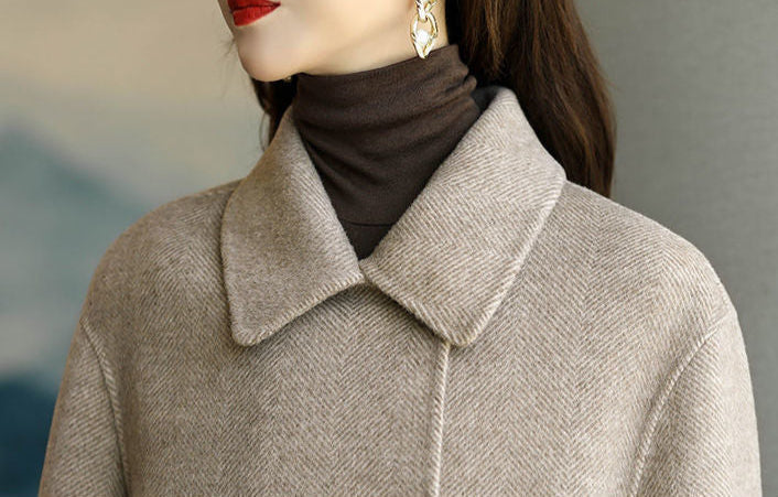 Women's Winter Jacket: Warm & Elegant with Sophisticated Design