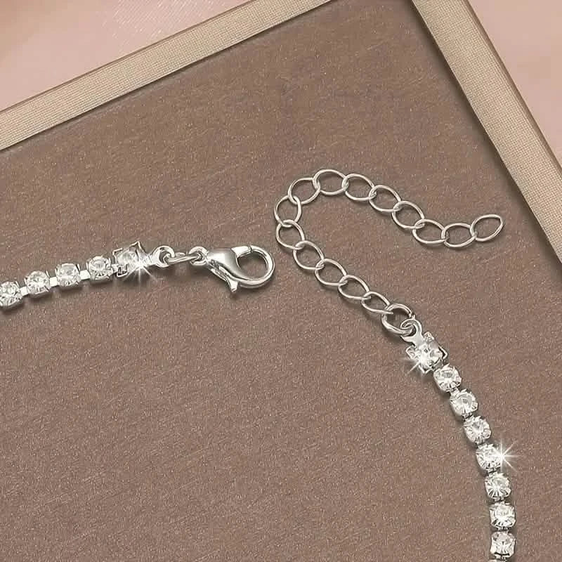 Zinc Alloy Glittering Butterfly Rhinestone Bracelet for Women